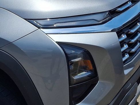 Used 2025 Chevrolet Equinox LT FWD image 27