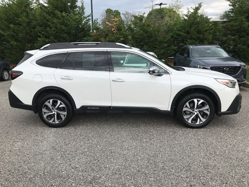 Used 2022 Subaru Outback Touring w/ Popular Package #2 AWD/4WD image 9