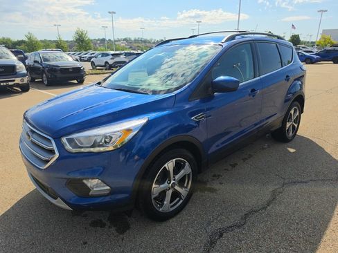 Used 2017 Ford Escape SE w/ SE Leather Comfort Package AWD/4WD image 2
