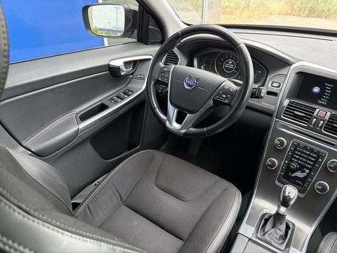 Used 2015 Volvo XC60 T5 FWD image 12