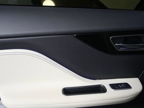 Used 2019 Jaguar F-PACE S image 14