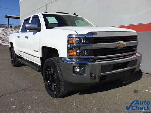 Used 2016 Chevrolet Silverado 2500 LTZ w/ LTZ Plus Package image 3