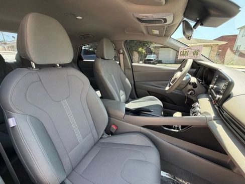 Used 2021 Hyundai Elantra SE FWD image 24
