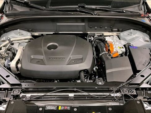 New 2026 Volvo XC60 T8 Plus w/ Protection Package Premier AWD/4WD image 11