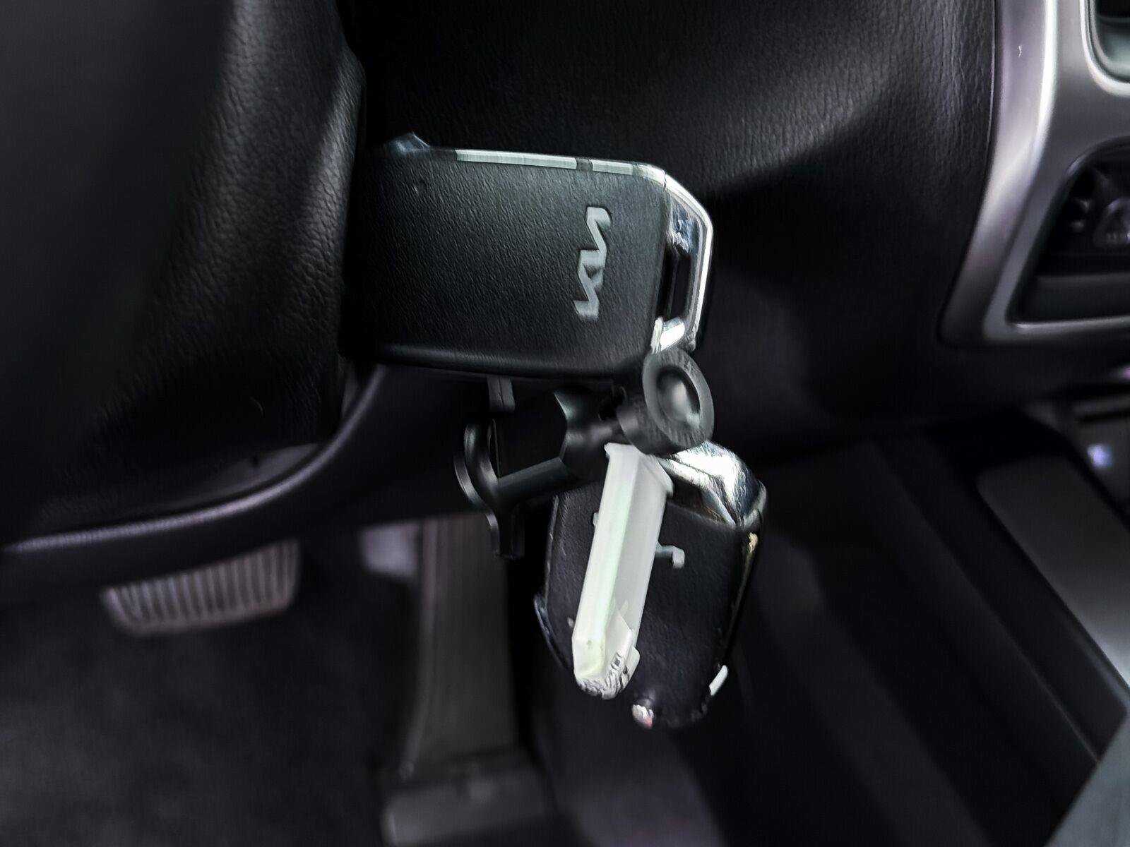 Used 2022 Kia Sorento LX FWD image 24