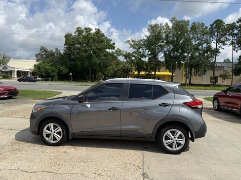 Used 2019 Nissan Kicks S FWD image 8