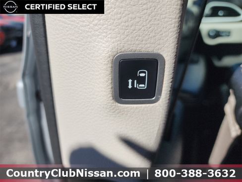 Used 2024 Chrysler Pacifica Touring-L image 27