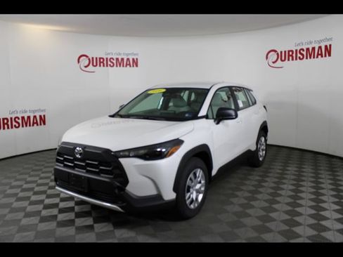 Used 2026 Toyota Corolla Cross L AWD/4WD image 2