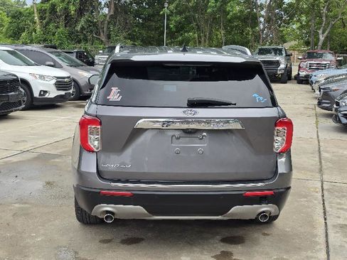 Used 2022 Ford Explorer Limited w/ Equipment Group 301A image 3