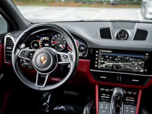 Used 2023 Porsche Cayenne Platinum Edition AWD/4WD image 26
