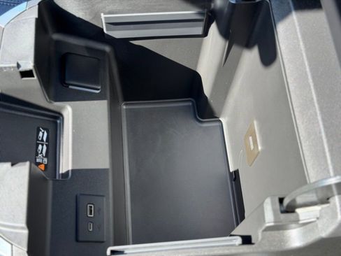 Used 2023 Chevrolet Silverado 1500 High Country w/ Technology Package image 22