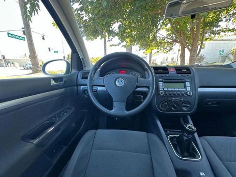 Used 2008 Volkswagen Rabbit S image 11