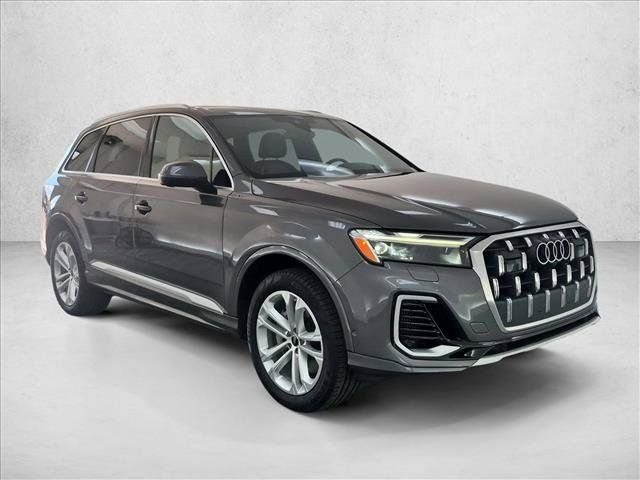 Used 2025 Audi Q7 3.0T Premium Plus AWD/4WD image 3