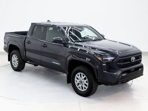 Used 2025 Toyota Tacoma SR5 AWD/4WD image 62