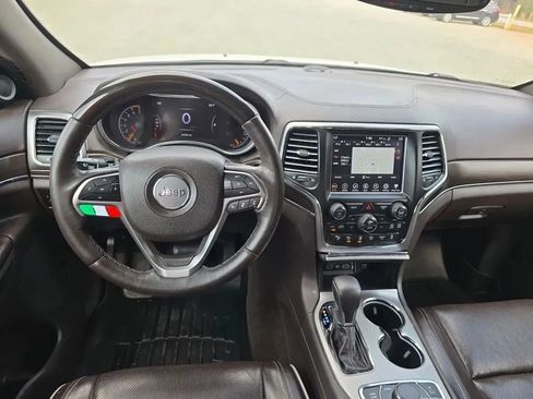 Used 2018 Jeep Grand Cherokee Overland AWD/4WD image 16