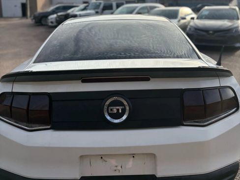 Used 2011 Ford Mustang GT Premium RWD image 6