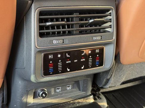 Used 2019 Audi Q8 Premium Plus w/ Premium Plus image 20