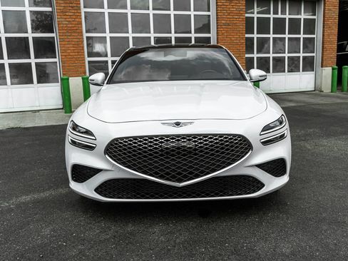 Used 2022 Genesis G70 2.0T w/ Prestige Package AWD/4WD image 35