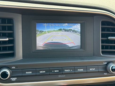 Used 2020 Hyundai Elantra SE w/ Cargo Package (C1) FWD image 28