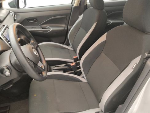 Used 2025 Nissan Versa S FWD image 17