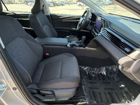 Certified 2025 Toyota Camry LE image 39