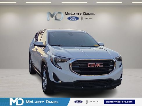 Used 2020 GMC Terrain SLE FWD image 1