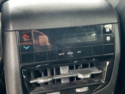 Used 2022 Jeep Grand Cherokee L Laredo RWD image 26
