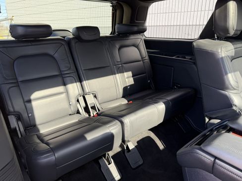 Used 2024 Lincoln Navigator Reserve AWD/4WD image 9
