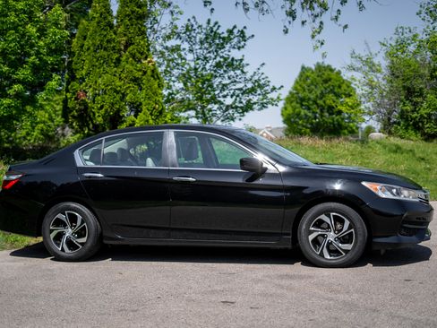 Used 2016 Honda Accord LX image 4
