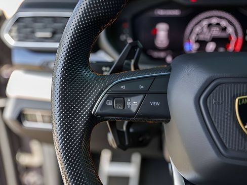 Used 2020 Lamborghini Urus AWD/4WD image 14