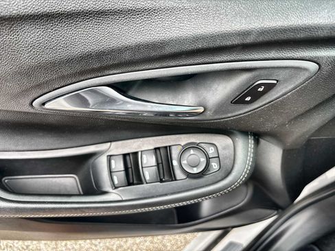 Used 2022 Buick Encore GX Preferred w/ Sport Touring Package FWD image 22