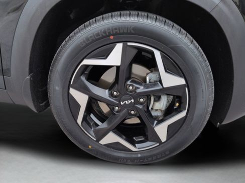 Certified 2024 Kia Seltos EX FWD image 13