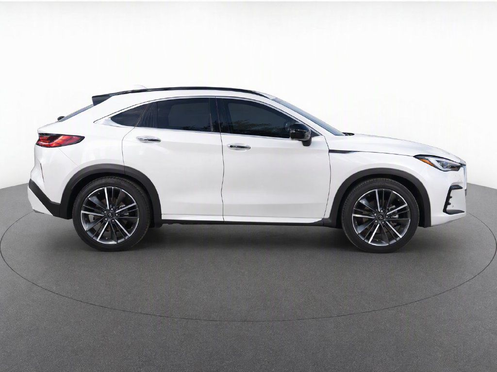 Used 2024 INFINITI QX55 Essential AWD/4WD image 8