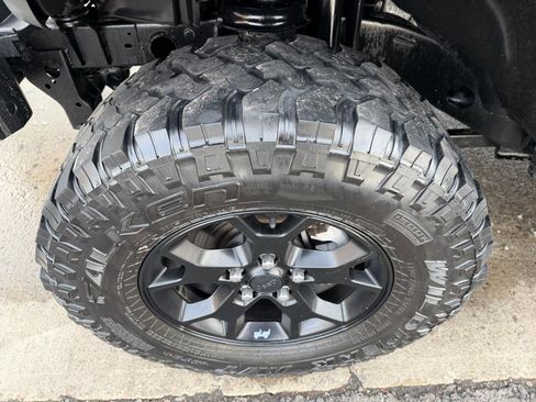 Used 2019 Jeep Wrangler Sport image 15