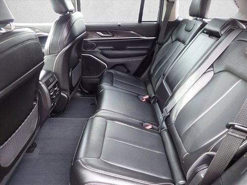 Used 2023 Jeep Grand Cherokee 4WD 4xe w/ Luxury Tech Group II image 10