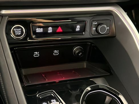 Used 2025 Audi Q5 Premium Plus w/ Premium Plus AWD/4WD image 20