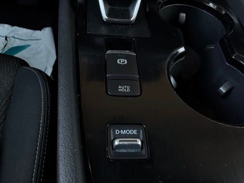 Used 2025 Nissan Rogue SV FWD image 22
