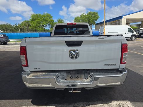 Used 2024 RAM 3500 Tradesman w/ Chrome Appearance Group AWD/4WD image 7