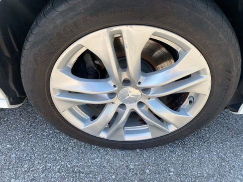 Used 2011 Mercedes-Benz E 350 4MATIC Sedan image 31