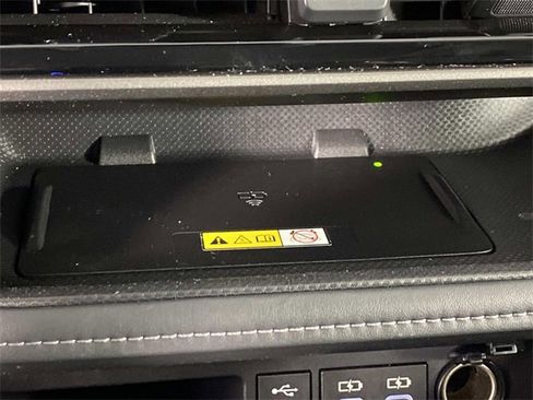 Used 2023 Toyota Highlander XLE image 24