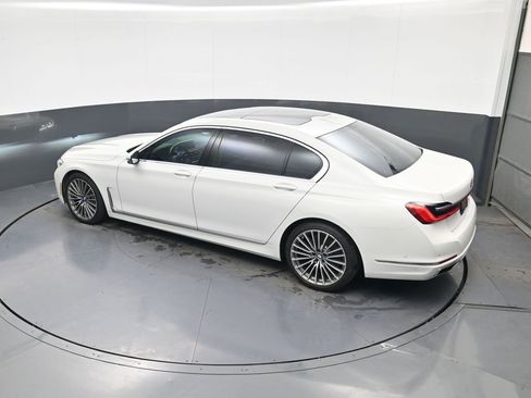 Used 2021 BMW 740i image 30