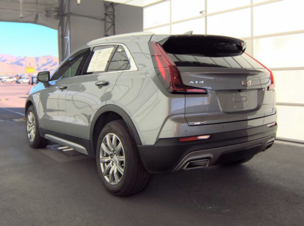 Used 2023 Cadillac XT4 Premium Luxury FWD image 3