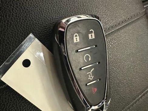 Used 2023 Chevrolet Traverse LT w/ Midnight/Sport Edition image 15