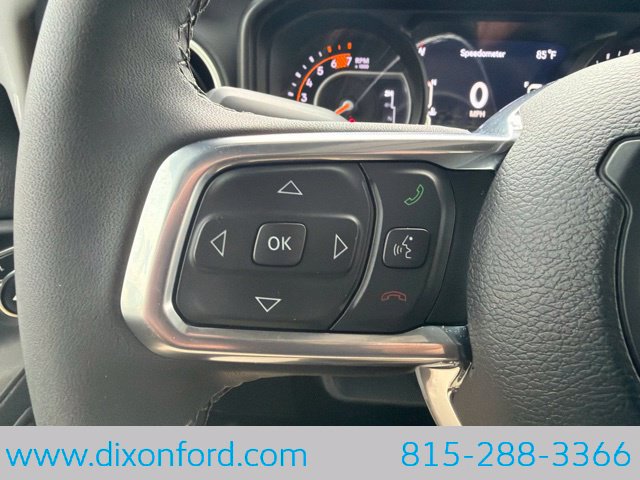 Used 2025 Jeep Wrangler Unlimited Sahara AWD/4WD image 16