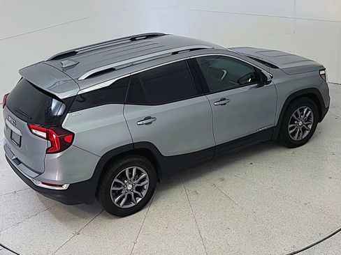 Used 2023 GMC Terrain SLT image 47