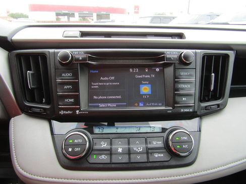 Used 2016 Toyota RAV4 XLE FWD image 17