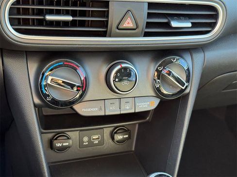 Used 2018 Hyundai Kona SEL image 28