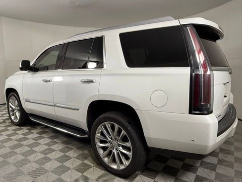Used 2020 Cadillac Escalade Luxury image 4