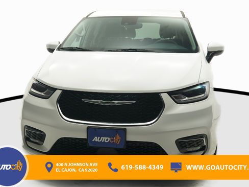 Used 2023 Chrysler Pacifica Touring-L FWD image 4