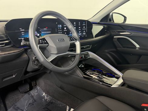Used 2025 Audi Q5 Premium AWD/4WD image 4